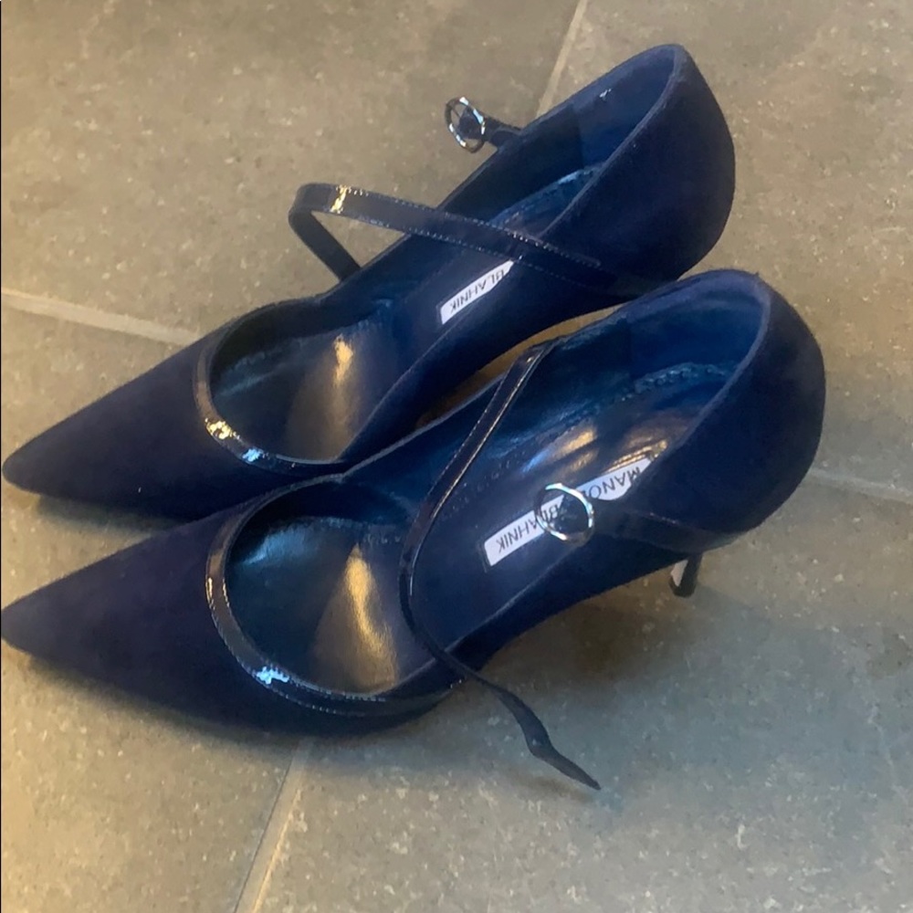 Manolo Blahnik navy suede heels 39